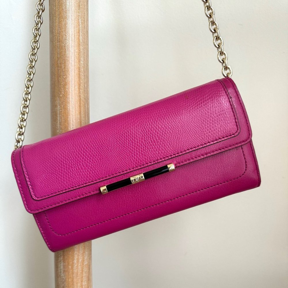DVF Leather Wallet on Chain Crossbody Clutch in Magenta